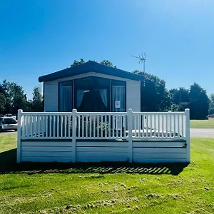 Holiday home The Poplars With Hot Tub, York